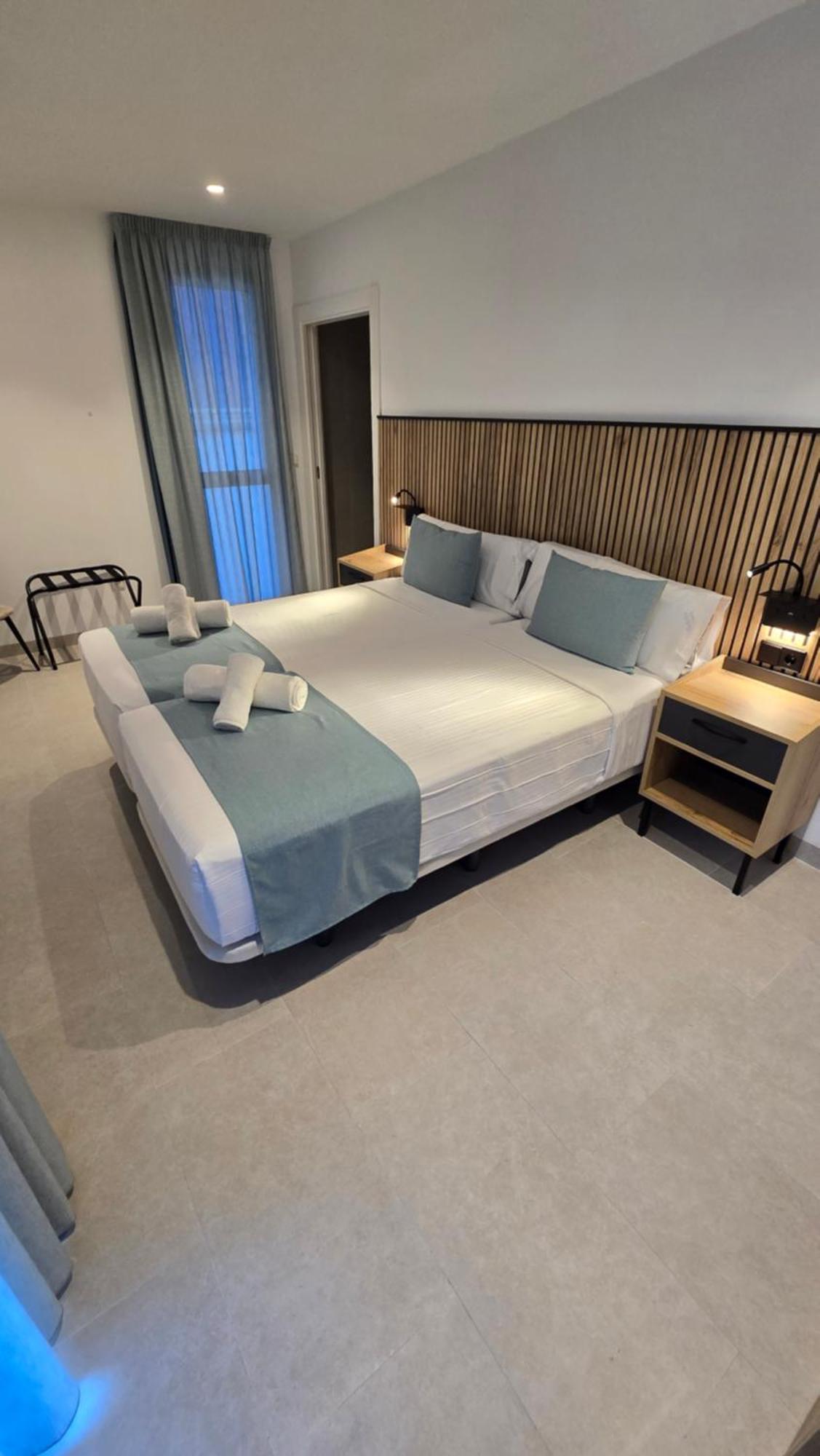 Hostal Rambla 24 By Holihome Alicante Esterno foto