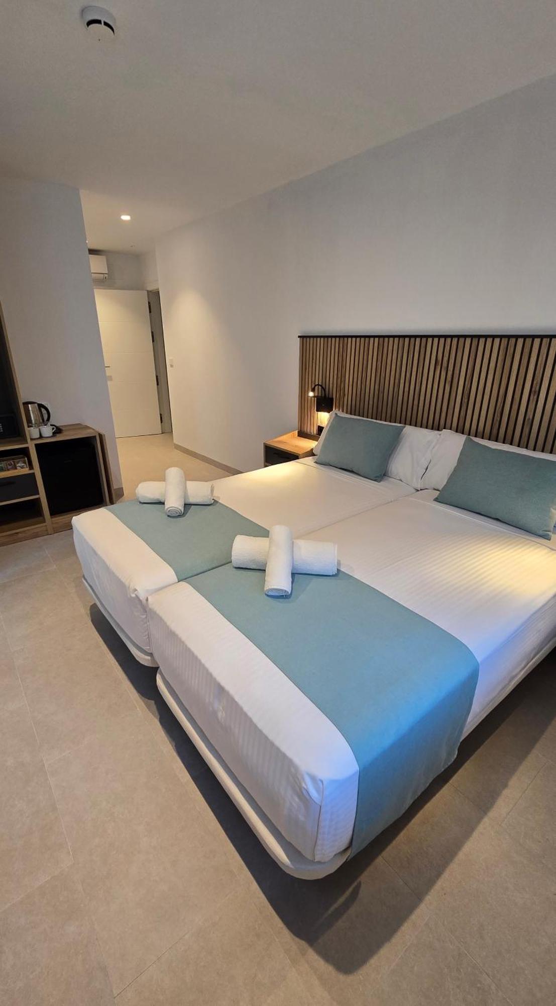 Hostal Rambla 24 By Holihome Alicante Esterno foto
