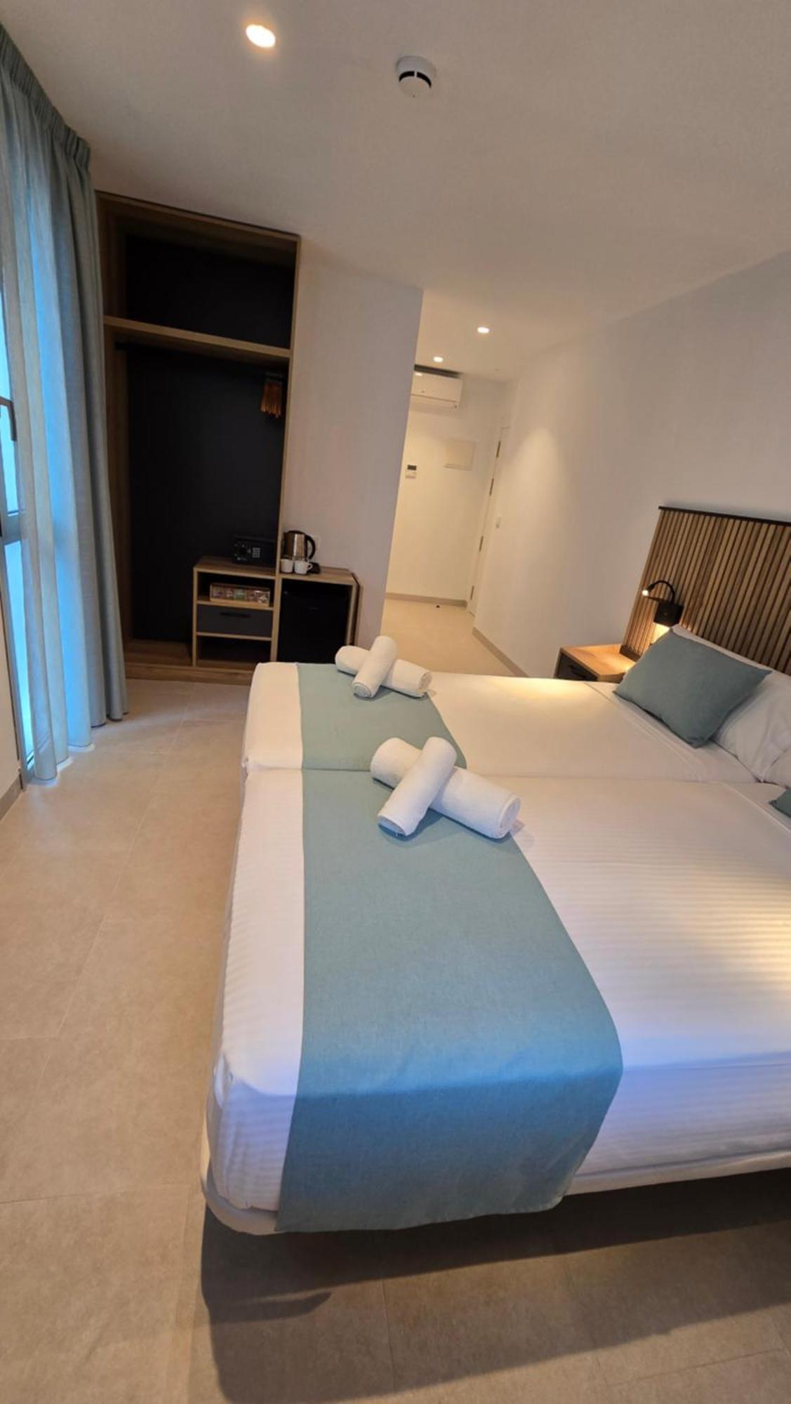 Hostal Rambla 24 By Holihome Alicante Esterno foto