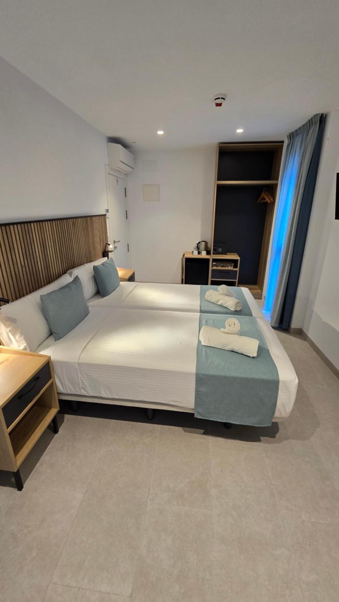 Hostal Rambla 24 By Holihome Alicante Esterno foto