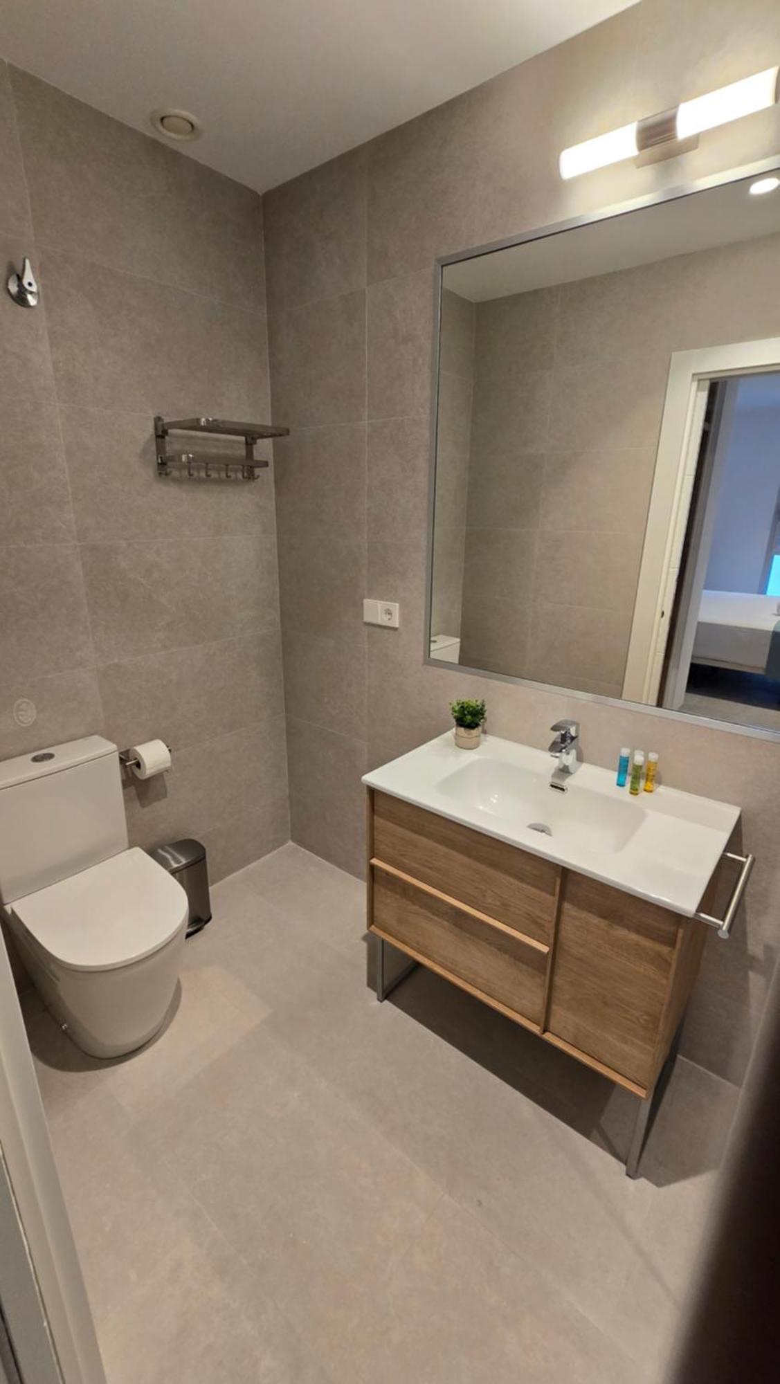Hostal Rambla 24 By Holihome Alicante Esterno foto