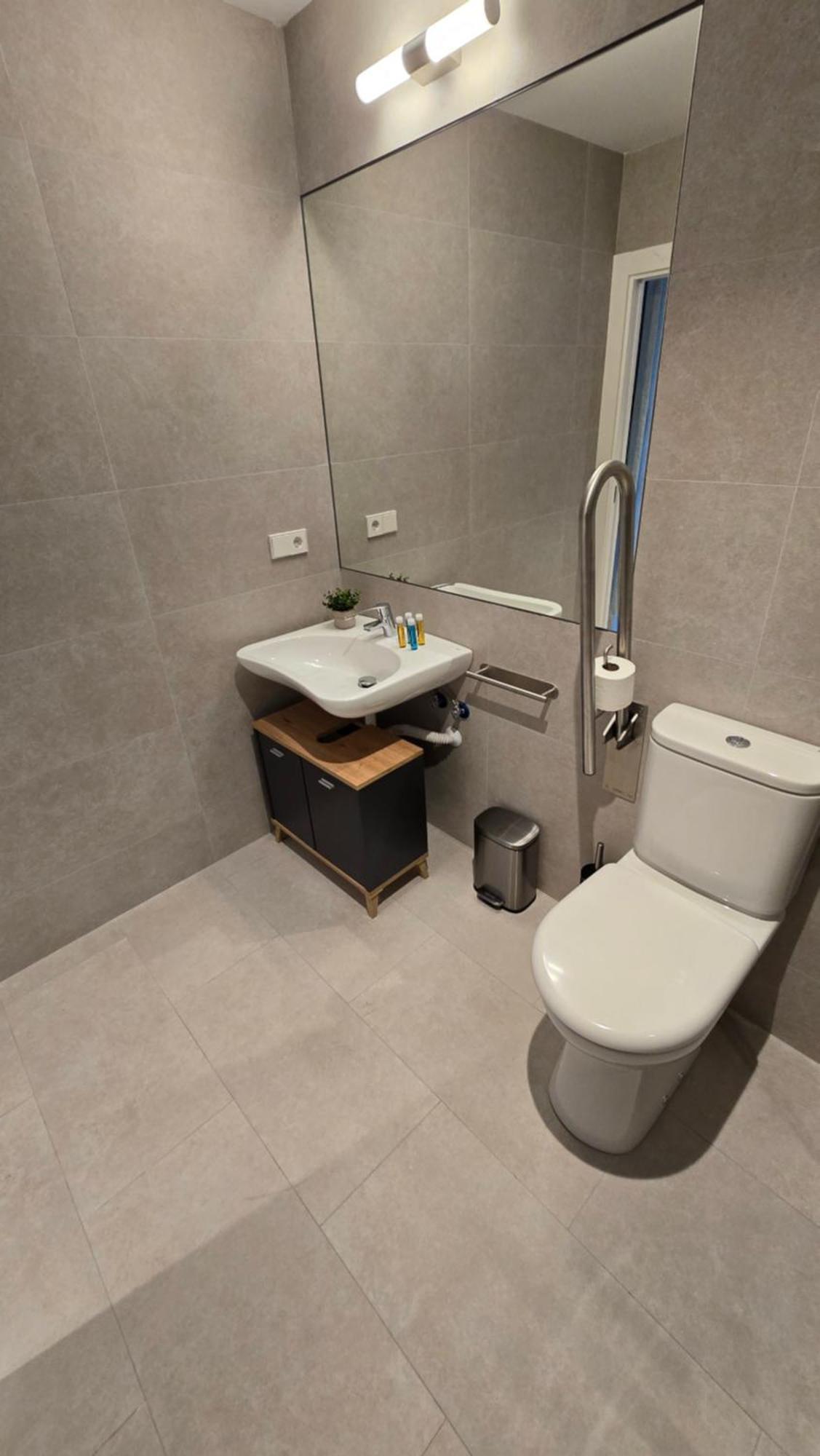 Hostal Rambla 24 By Holihome Alicante Esterno foto