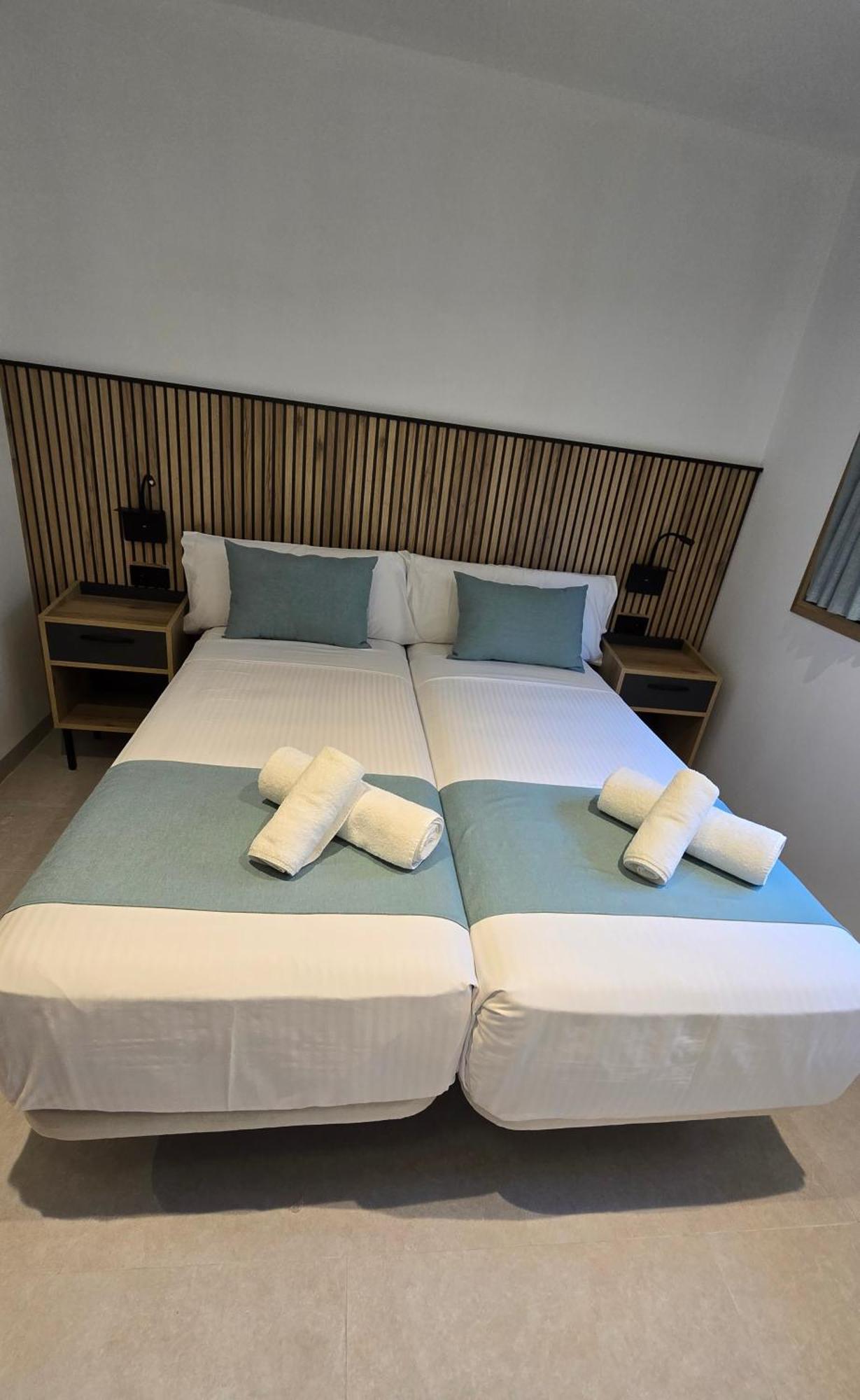 Hostal Rambla 24 By Holihome Alicante Esterno foto